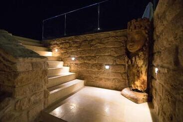 Aianteion Bay Luxury Hotel & Suites