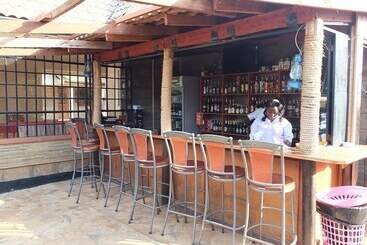تختخواب و صبحانه Afrika Lodges