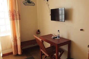 تختخواب و صبحانه Afrika Lodges