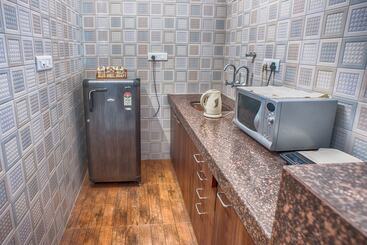 تختخواب و صبحانه All Seasons Homestay