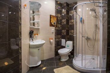 Guest House Seven Nights   Hostel
