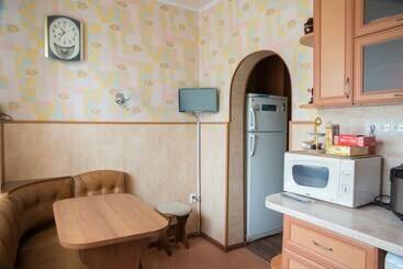 Guest House Seven Nights   Hostel