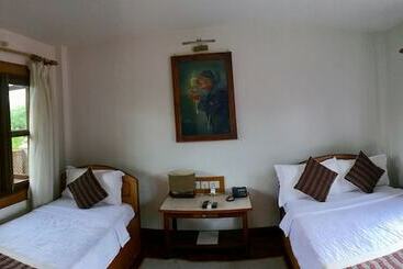 Hidden World Resort And Spa