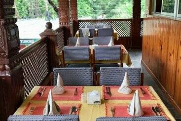 Hidden World Resort And Spa