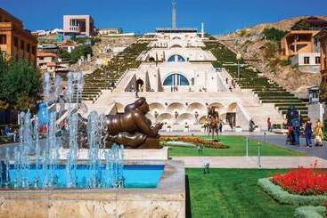 هتل Grand Hills