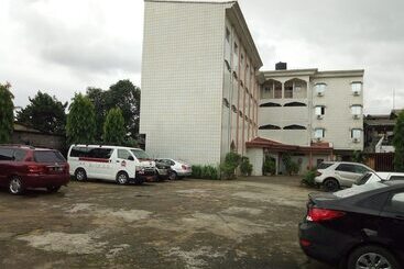 هتل Hôtel Vallée Des Rois