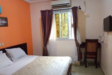 هتل Hôtel Vallée Des Rois