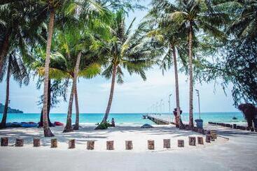 هتل Mafiya Resort