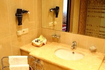 هتل Multi Rest House