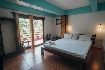 هتل Point 303 Resort