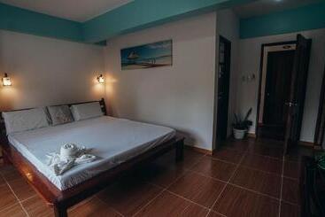 هتل Point 303 Resort
