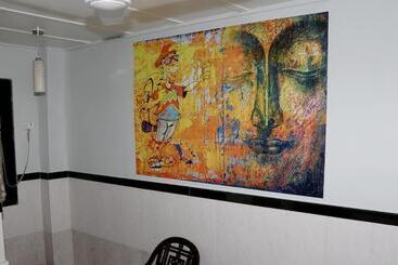 هتل Travellers Inn Mumbai