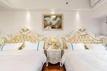 Western Theme Holiday Apartment