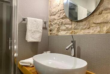 تختخواب و صبحانه Altrelli Rooms