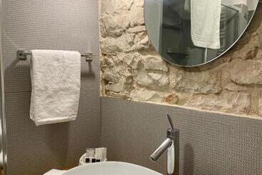 تختخواب و صبحانه Altrelli Rooms