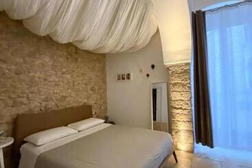 تختخواب و صبحانه Altrelli Rooms