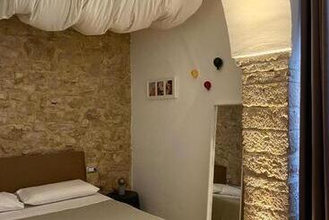 تختخواب و صبحانه Altrelli Rooms