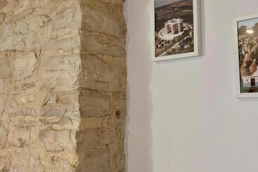 تختخواب و صبحانه Altrelli Rooms