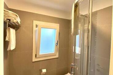 تختخواب و صبحانه Altrelli Rooms