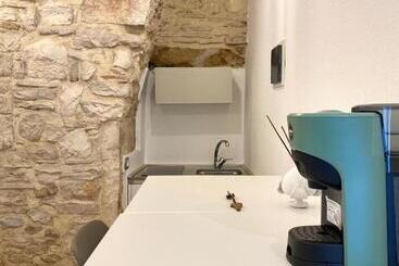 تختخواب و صبحانه Altrelli Rooms