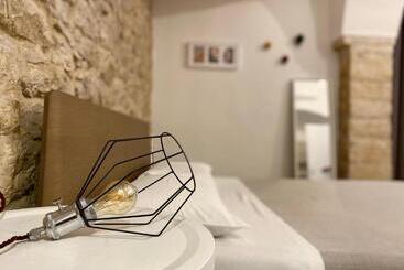 تختخواب و صبحانه Altrelli Rooms