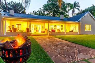 هتل Blue Mountain Luxury Lodge