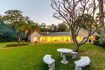 هتل Blue Mountain Luxury Lodge
