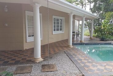هتل Blue Mountain Luxury Lodge