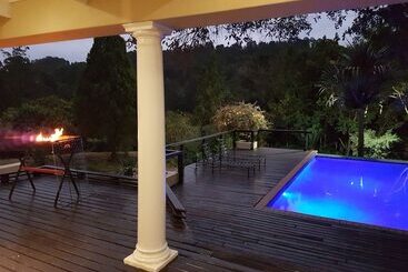 هتل Blue Mountain Luxury Lodge