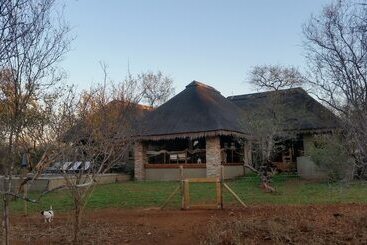 هتل Call Of The Wild Lodge