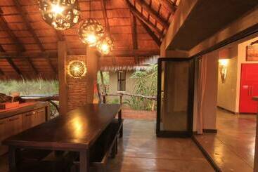 هتل Call Of The Wild Lodge