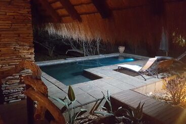 هتل Call Of The Wild Lodge