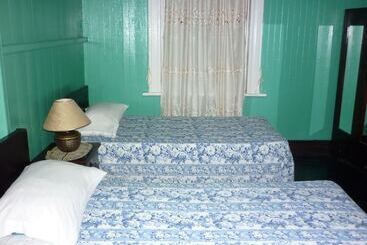 هتل Demontevin Lodge