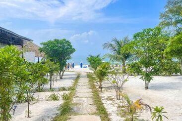 هتل Long Beach Resort Koh Rong
