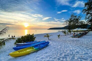 هتل Long Beach Resort Koh Rong