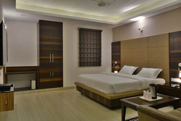 هتل Tara Palace Daryaganj