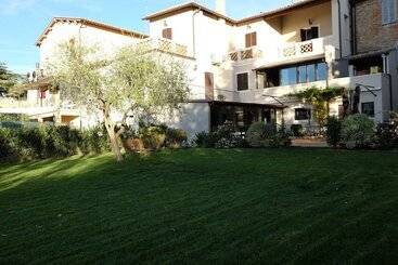 پانسیون La Rocca Guest House & Spa