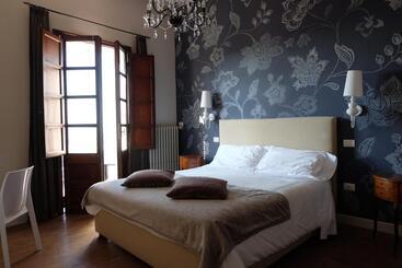 پانسیون La Rocca Guest House & Spa