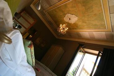 پانسیون La Rocca Guest House & Spa
