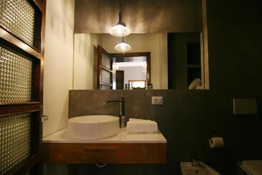 پانسیون La Rocca Guest House & Spa