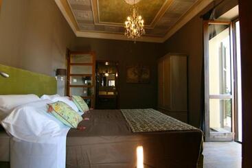 پانسیون La Rocca Guest House & Spa