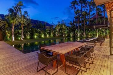 Villa Nehal   Luxury 5br Villa With 20m Pool