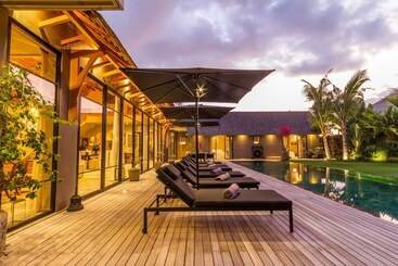 Villa Nehal   Luxury 5br Villa With 20m Pool