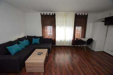 آپارتمانهای توریستها Ab Apartments   Apartments Johann Sebastian Bach Strasse