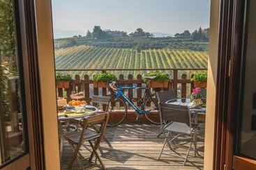 تختخواب و صبحانه Locanda Camera Con Vista