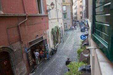 تختخواب و صبحانه Maribea Rome Center