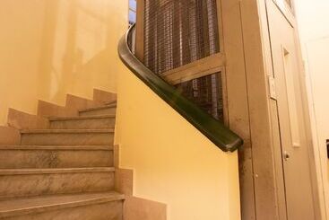 تختخواب و صبحانه Maribea Rome Center