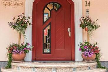 تختخواب و صبحانه Villa Nena