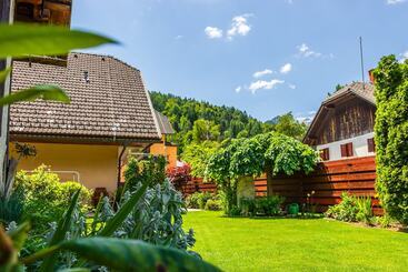 تختخواب و صبحانه Villa Nena