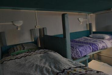 Horizontal   Hostel